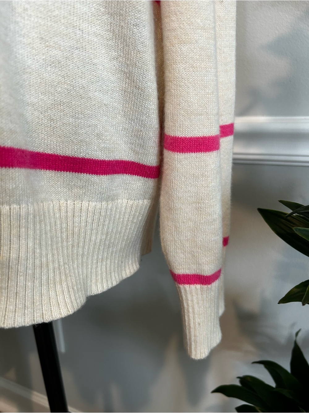 LOFT Cream V‑Neck Sweater with Pink Stripes Size XL - Picture 5 of 9